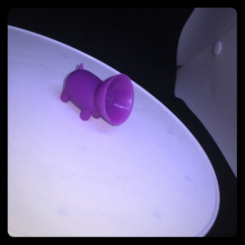 Piggy phone stand